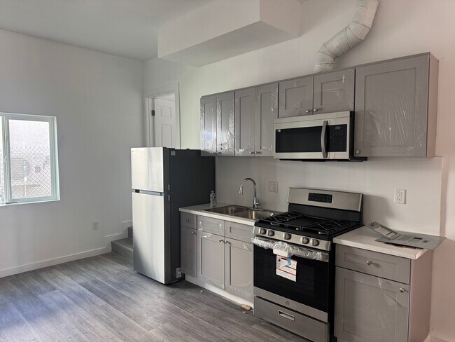 Foto del edificio - 307 E 81st St