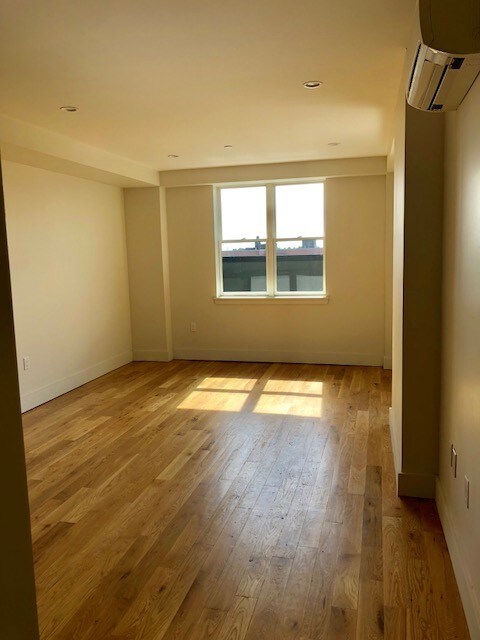 Building Photo - 1543 East 19th Street