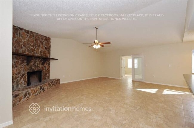Building Photo - 10840 Peppertree Ln