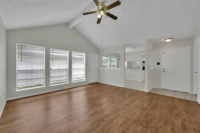 Foto del edificio - 23522 Pebworth Pl