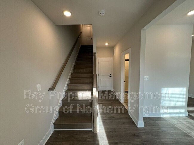 Building Photo - 12770 Sunrise Valley Dr