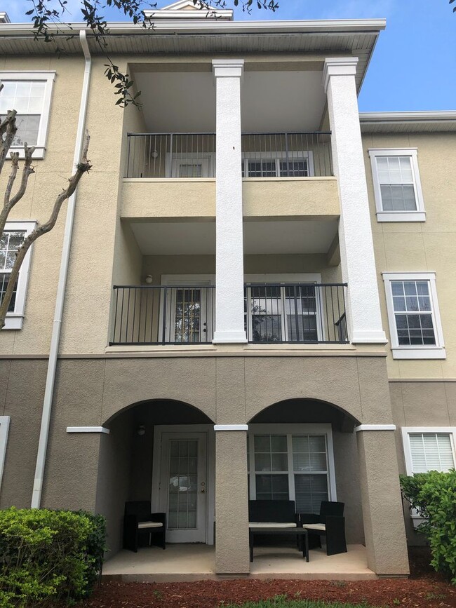 Building Photo - Move in NOW! Nice 2bd 2ba on 2nd floor wit...