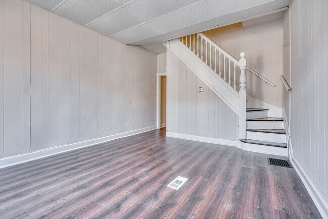 Building Photo - 1822 Appleton St