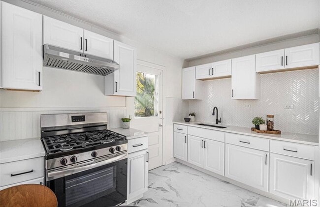 Photo - 24 Lamar Dr House