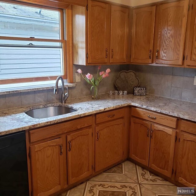 Building Photo - 38 Tuttle St