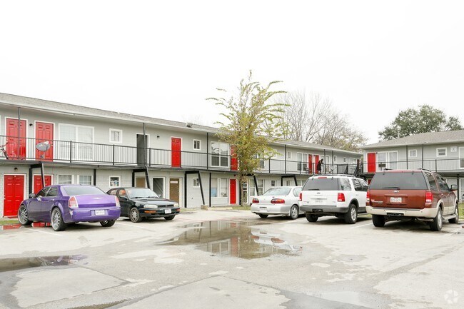 Foto del edificio - Golfcrest Apartments