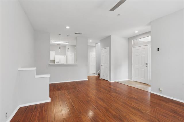 Foto del edificio - 2316 Stoneleigh Pl