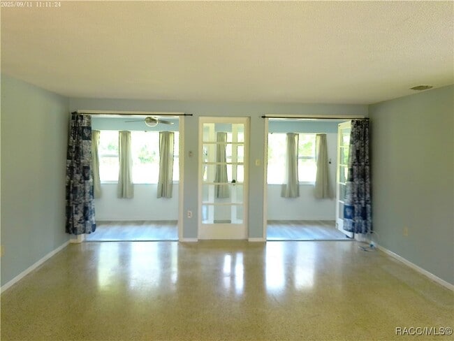 Building Photo - 1080 N Hollywood Cir