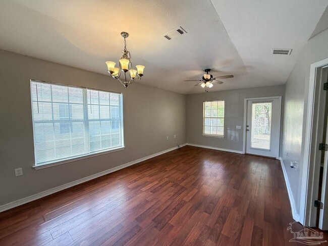 Foto del edificio - 5919 Bilek Dr