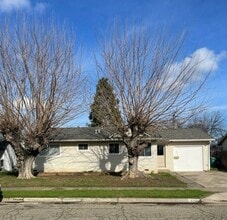 Building Photo - 3313 Willow Ln