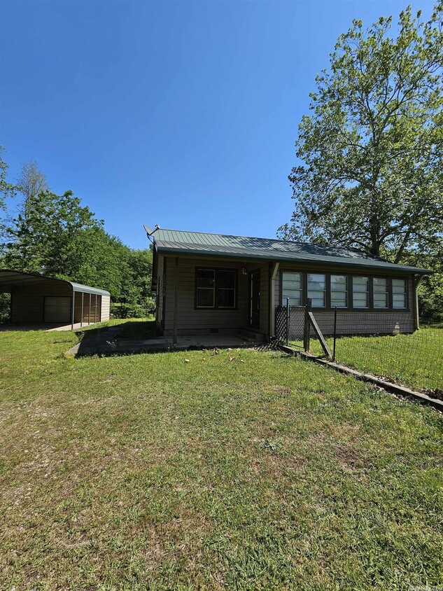 Primary Photo - 13716 W Sardis Rd