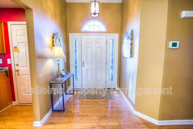 Building Photo - 713 Warmstone Ct