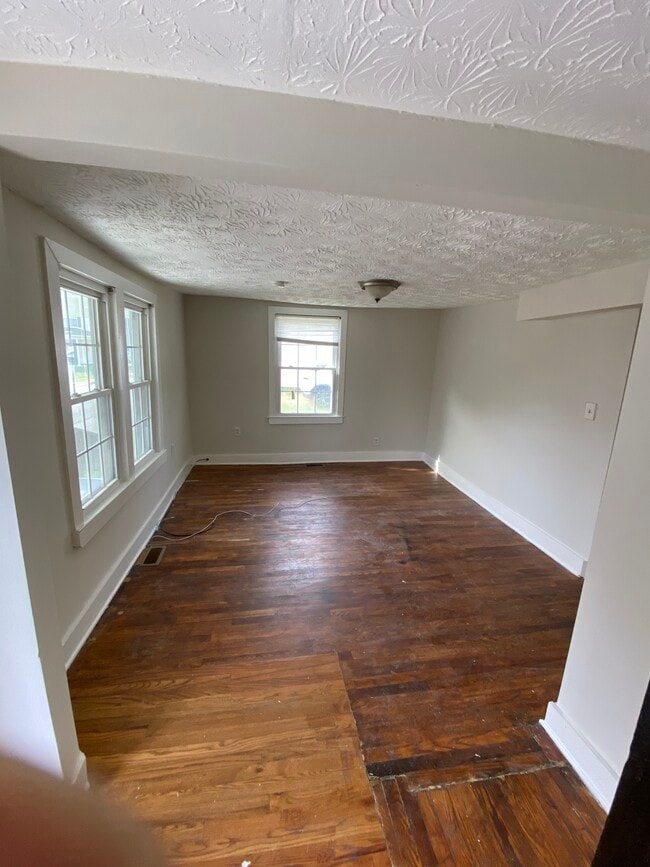 Building Photo - 2403 Old Dominion St