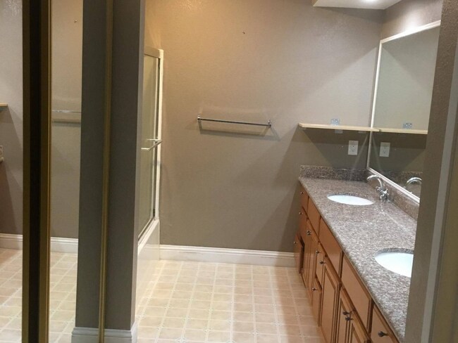 Building Photo - 3 bedroom in Fremont CA 94555