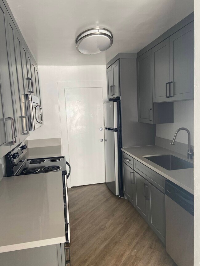 Foto del edificio - The Claridge Apartments