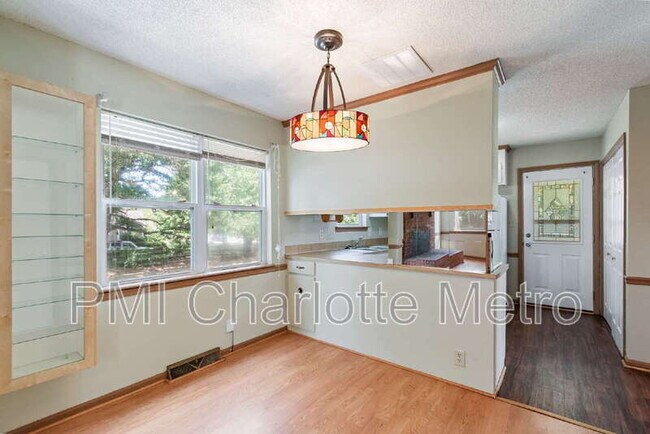 Foto del edificio - 11241 Kingfisher Dr
