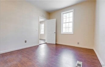 Building Photo - 103 W Embargo St