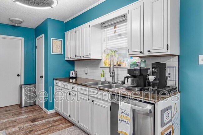Foto del edificio - 1116 W Nettleton Ave