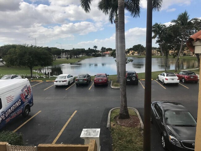 Foto del edificio - 301 NW 84th Ct