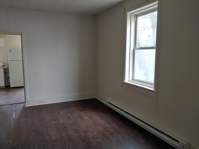 Building Photo - 1226 montour st unit B