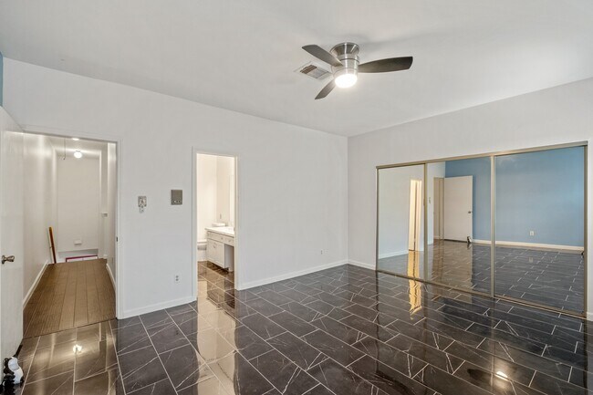Foto del edificio - 3124 Holly Hall St