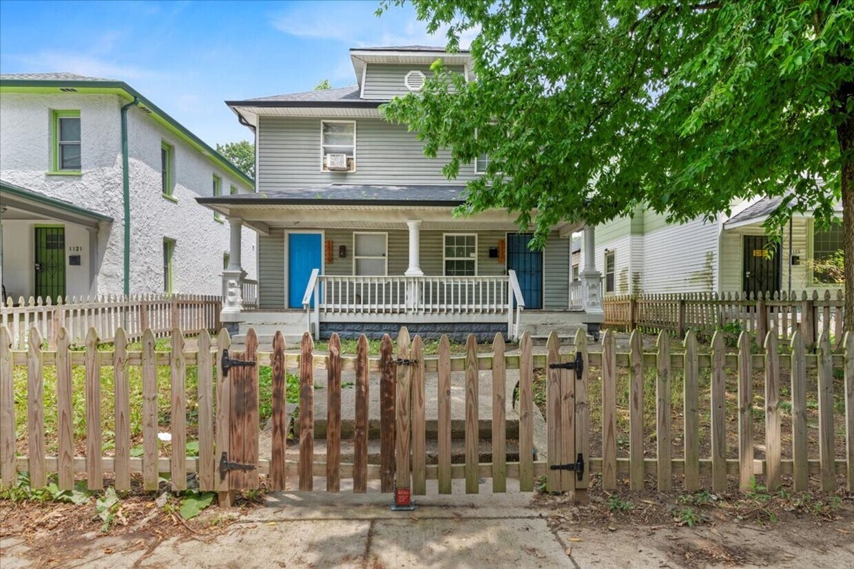 Foto principal - 1119-1119 N Dearborn St