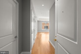 Building Photo - 2425 L St NW