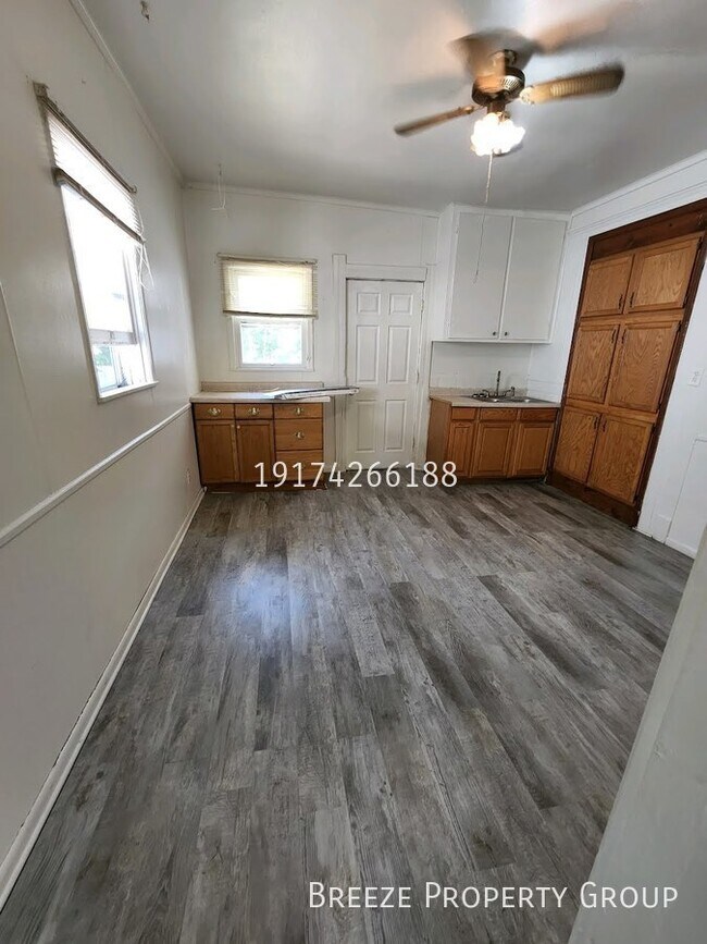 Foto del edificio - 323 Champion St