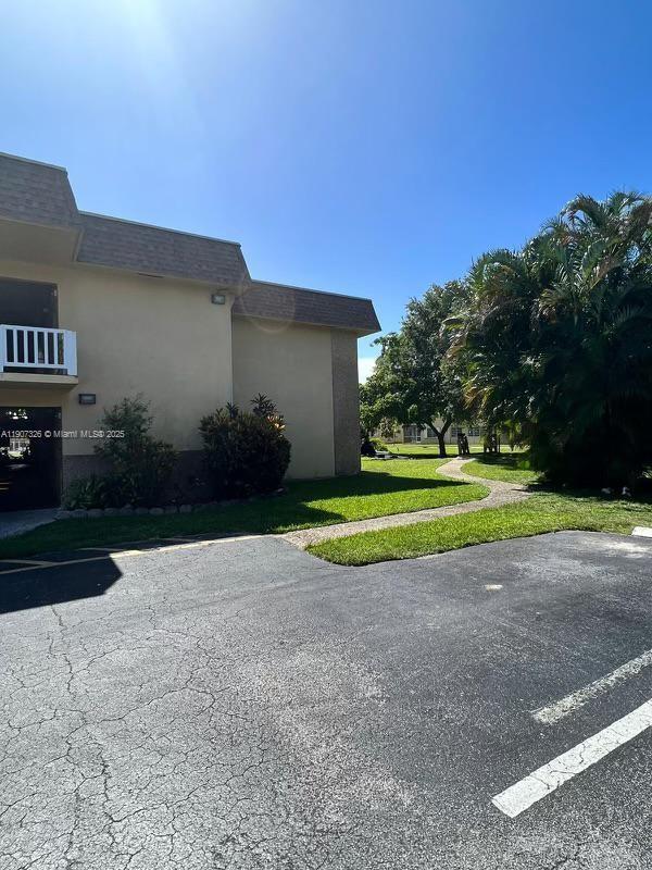 Building Photo - 5140 SW 40th Ave