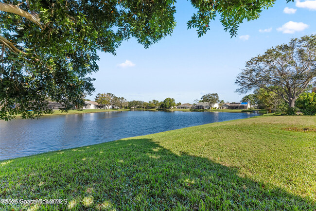 Building Photo - 537 Lake Victoria Cir