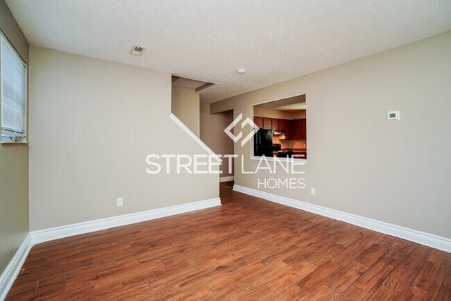 Building Photo - REDUCED!