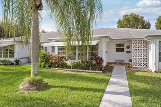 Building Photo - 1142 Cir Terrace W