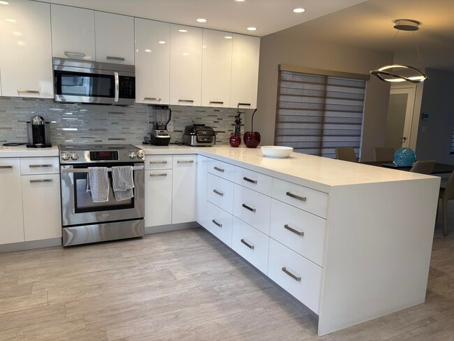 Building Photo - 7473 Victory Ln