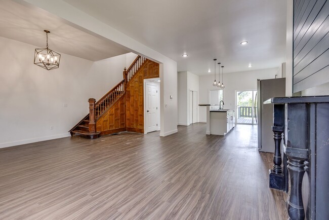 Building Photo - 19 Allen St