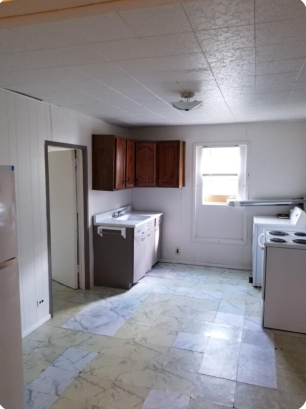 Building Photo - 120 Sinclair Ave