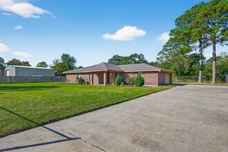 Building Photo - 11507 Oak Valley Dr