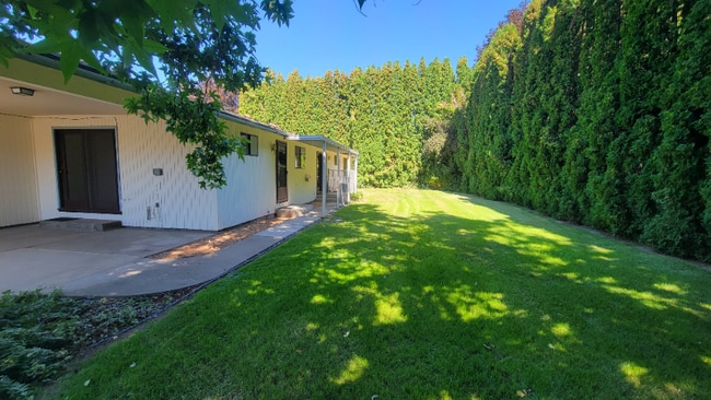 Building Photo - 181 Blossom Way