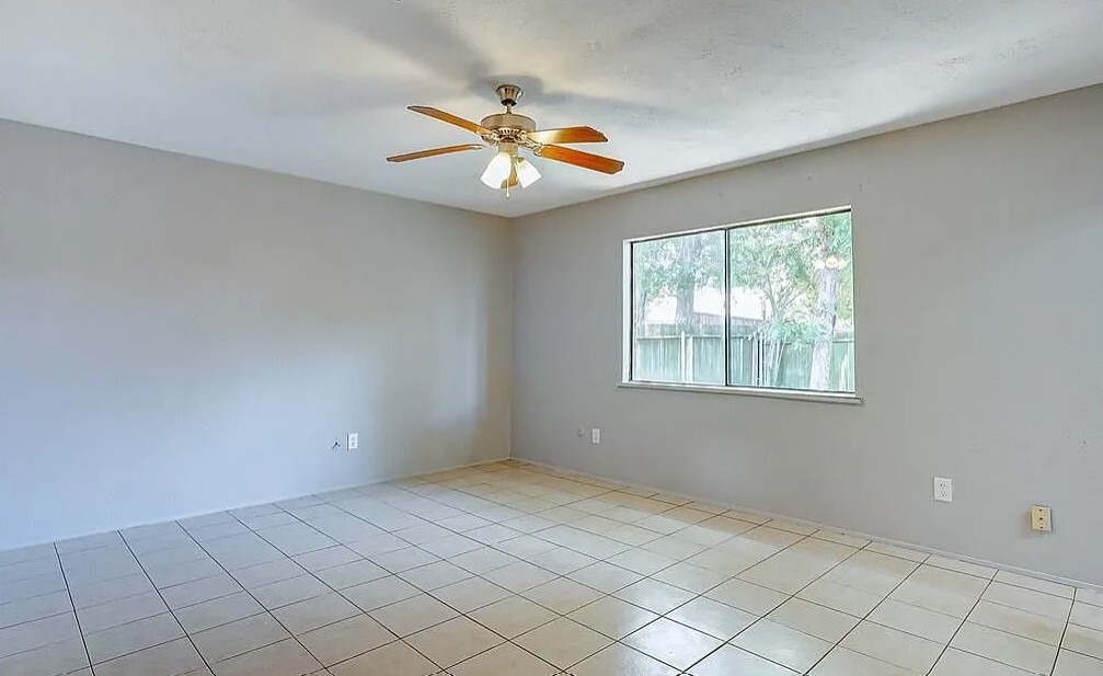 Building Photo - 17302 S Yorkglen Dr