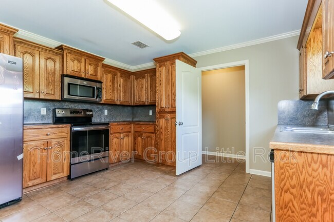 Foto del edificio - 2410 Bluestone Dr