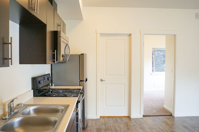 Foto del edificio - Modern 1 Bedroom with A/C + Private Balcon...