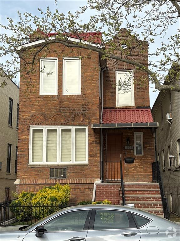 Building Photo - 1523 E 29th St