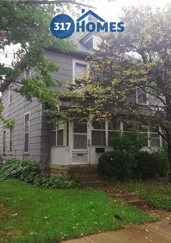 Primary Photo - Lovely 2 Bedroom Duplex