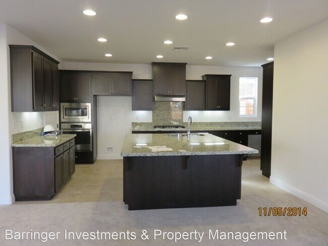 Foto del edificio - 5 br, 3 bath House - 960 S Shields Ave