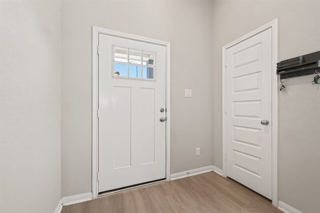 Building Photo - 8014 Barret Travis Ct