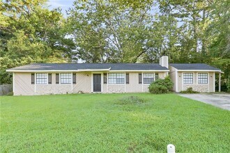 Building Photo - 596 Crestmont Ct