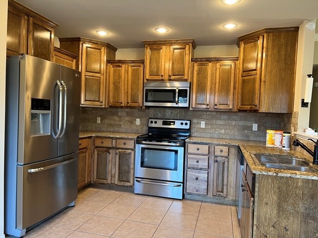 Kitchen - 3107 SW Fernwood Ave