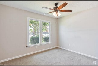 Building Photo - 529 Brisa Dr