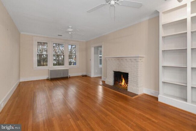 Building Photo - 119 S Fillmore St