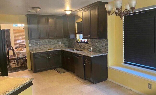 Foto del edificio - 10443 N Shadowdale Dr