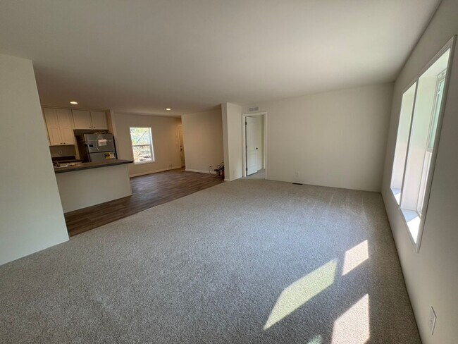 Foto del edificio - New 3 Bed 2 Bath Home - Pictures Coming Soon!